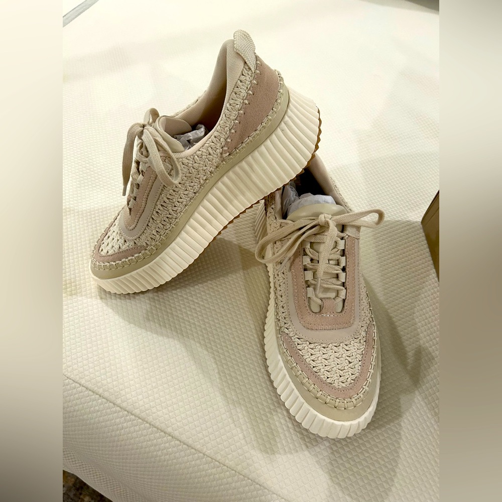 Dolce Vita Dolen Sneakers size 9